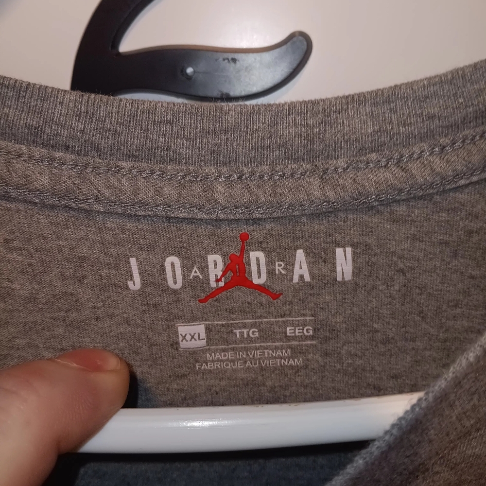 EUC NIKE JORDAN TEE